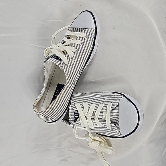 Polo by Ralph Lauren Canvas Shoes - Picture 2 of 9